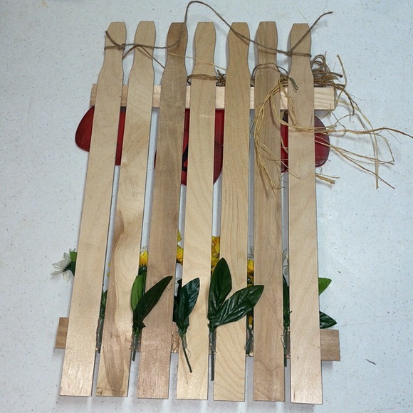 Fall Fence Apple Sign Handmade - Picture 4 of 5